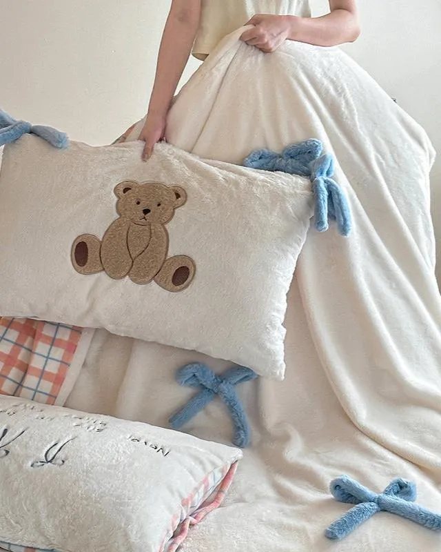 Adorable Bow Bear Velvet Bedding Set / Blue