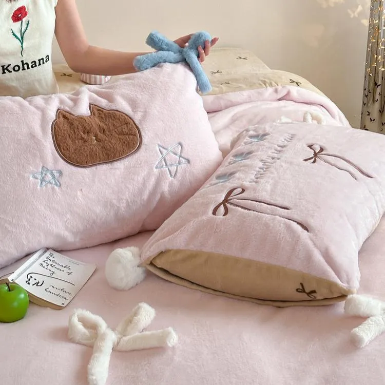 Adorable Bow Bear Velvet Bedding Set / Blue