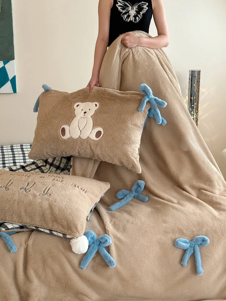 Adorable Bow Bear Velvet Bedding Set / Blue