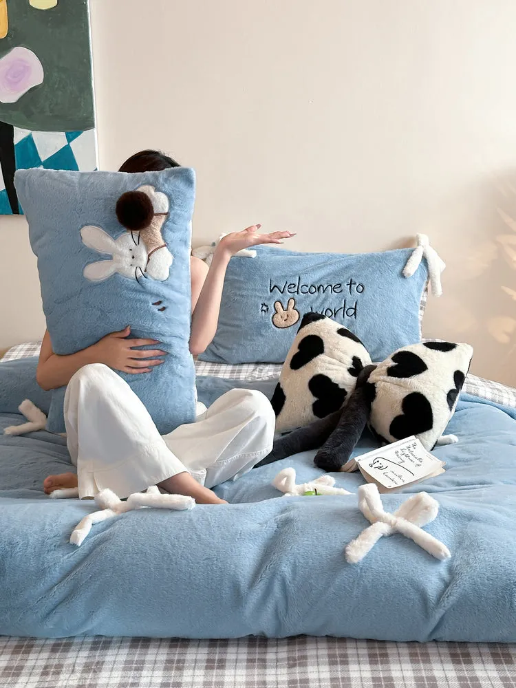 Adorable Bow Bear Velvet Bedding Set / Blue