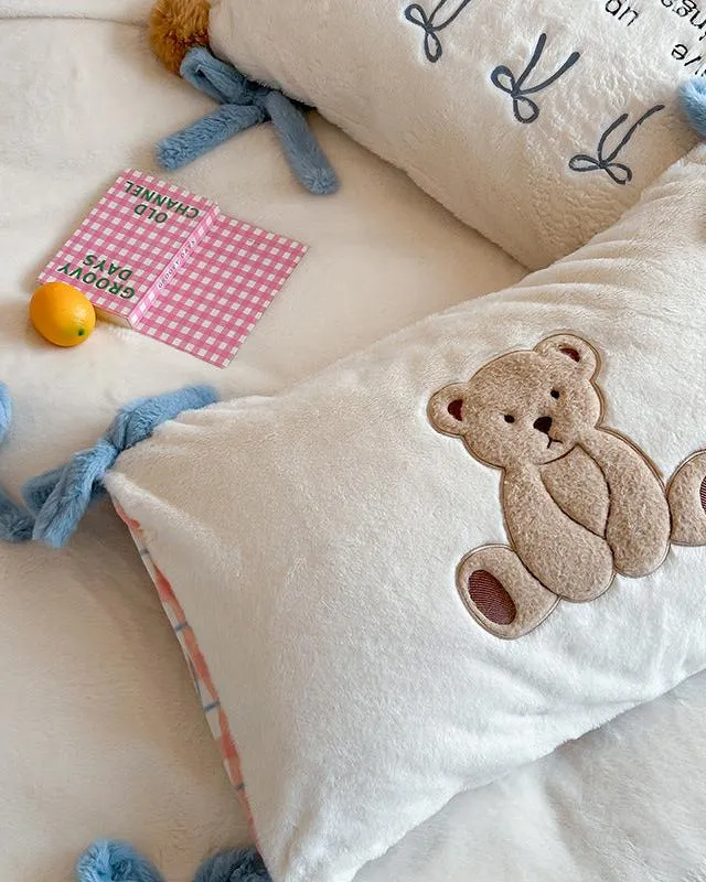 Adorable Bow Bear Velvet Bedding Set / White