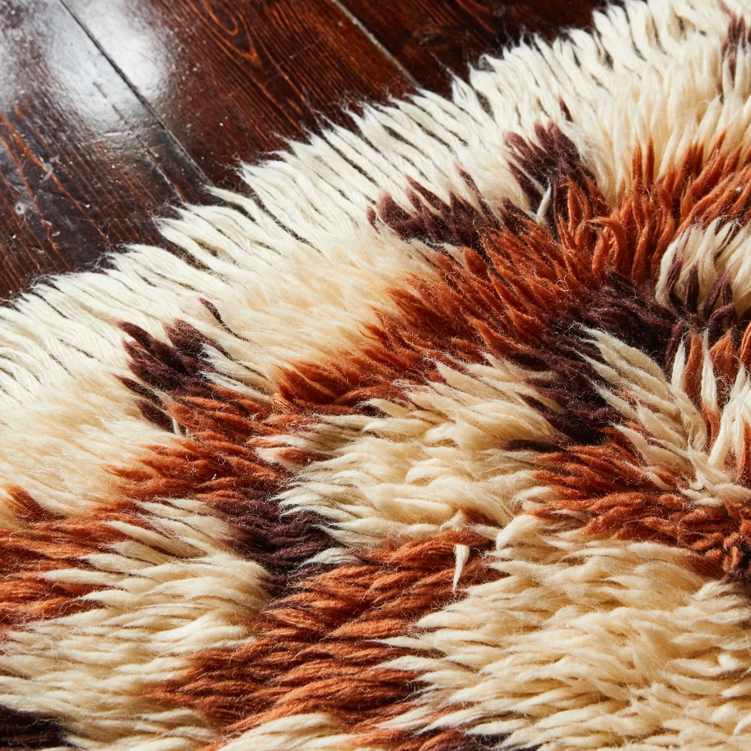 Amata Beni Rug - Cinnamon