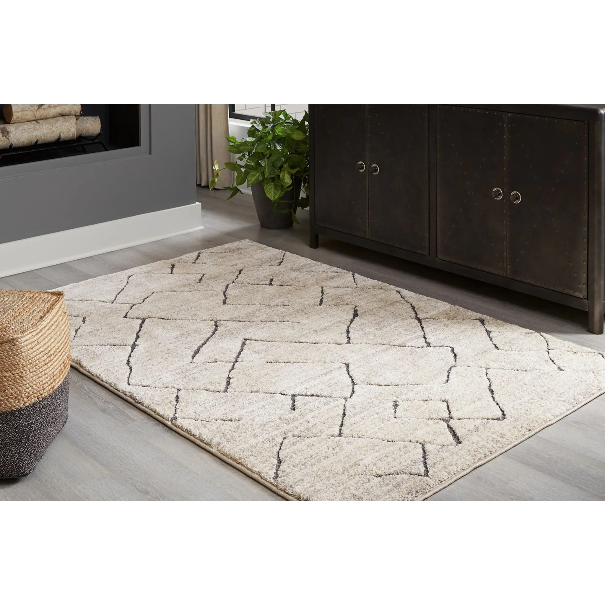 Ashbertly Area Rug - 5'x7'