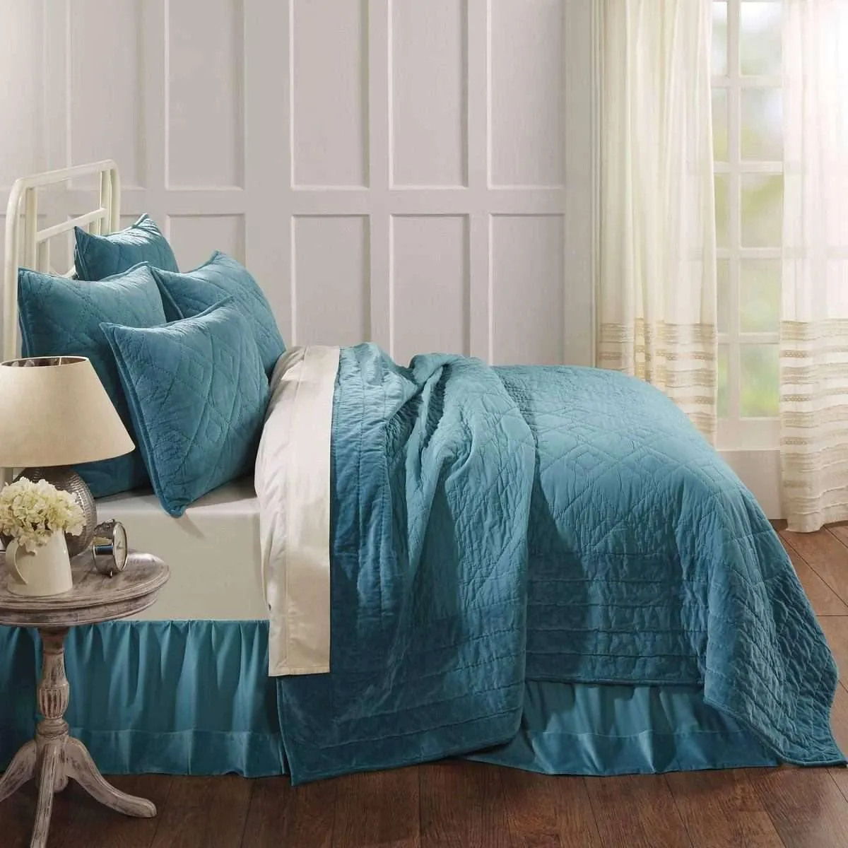 Eleanor Teal Queen Quilt 90Wx90L VHC Brands