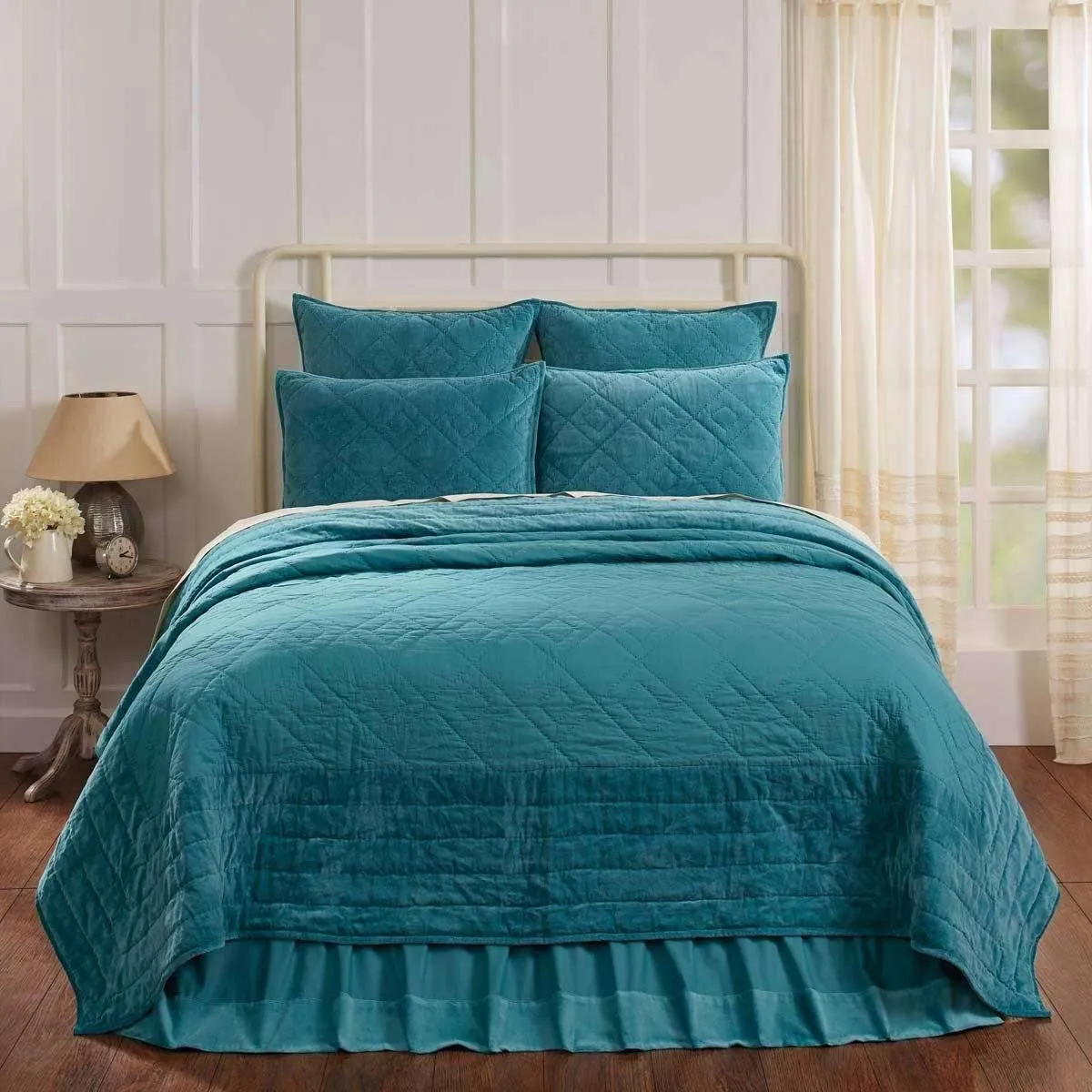 Eleanor Teal Queen Quilt 90Wx90L VHC Brands