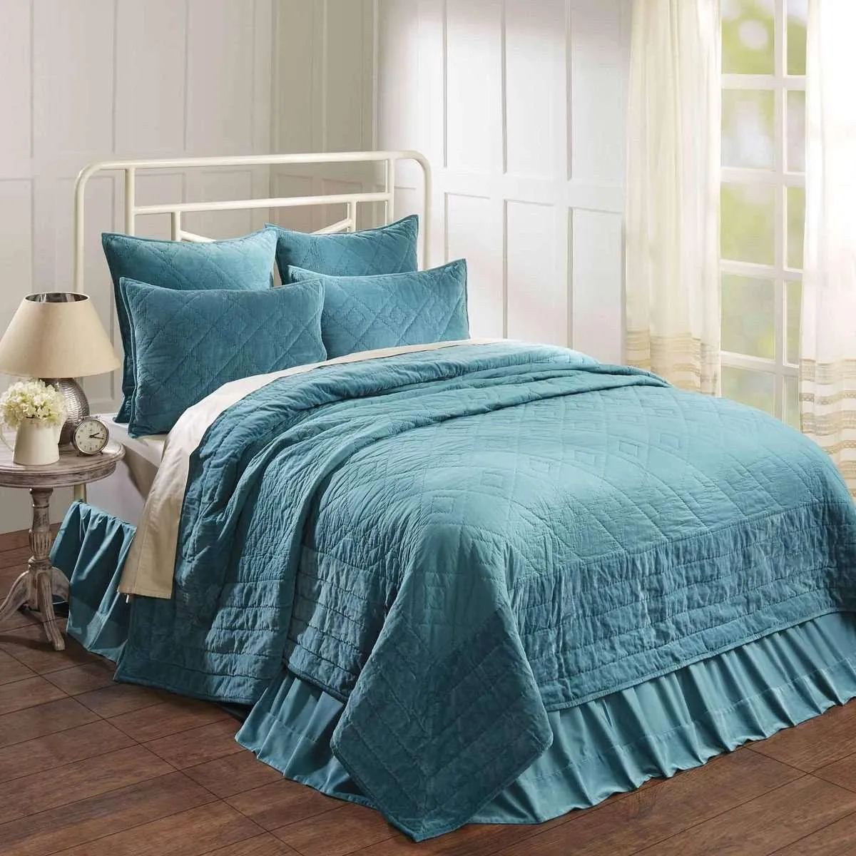 Eleanor Teal Queen Quilt 90Wx90L VHC Brands