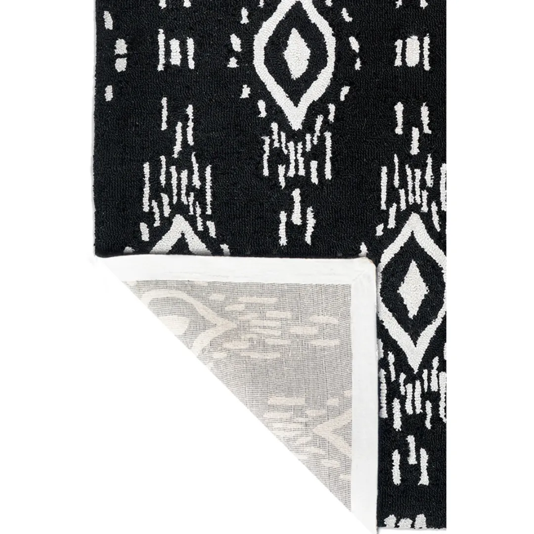 Surah Black And White Tribal P.E.T Indoor Outdoor Rug