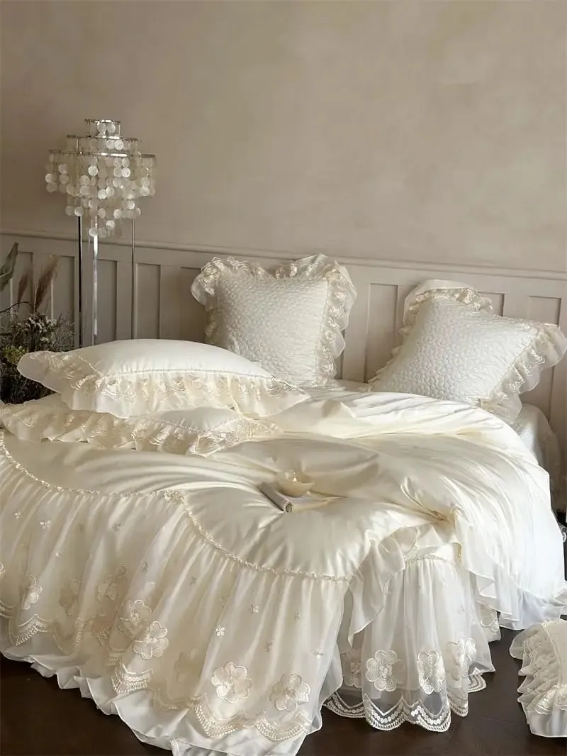 Trend4us Elegant Velvet Lace Bedding Set with Floral Embroidery