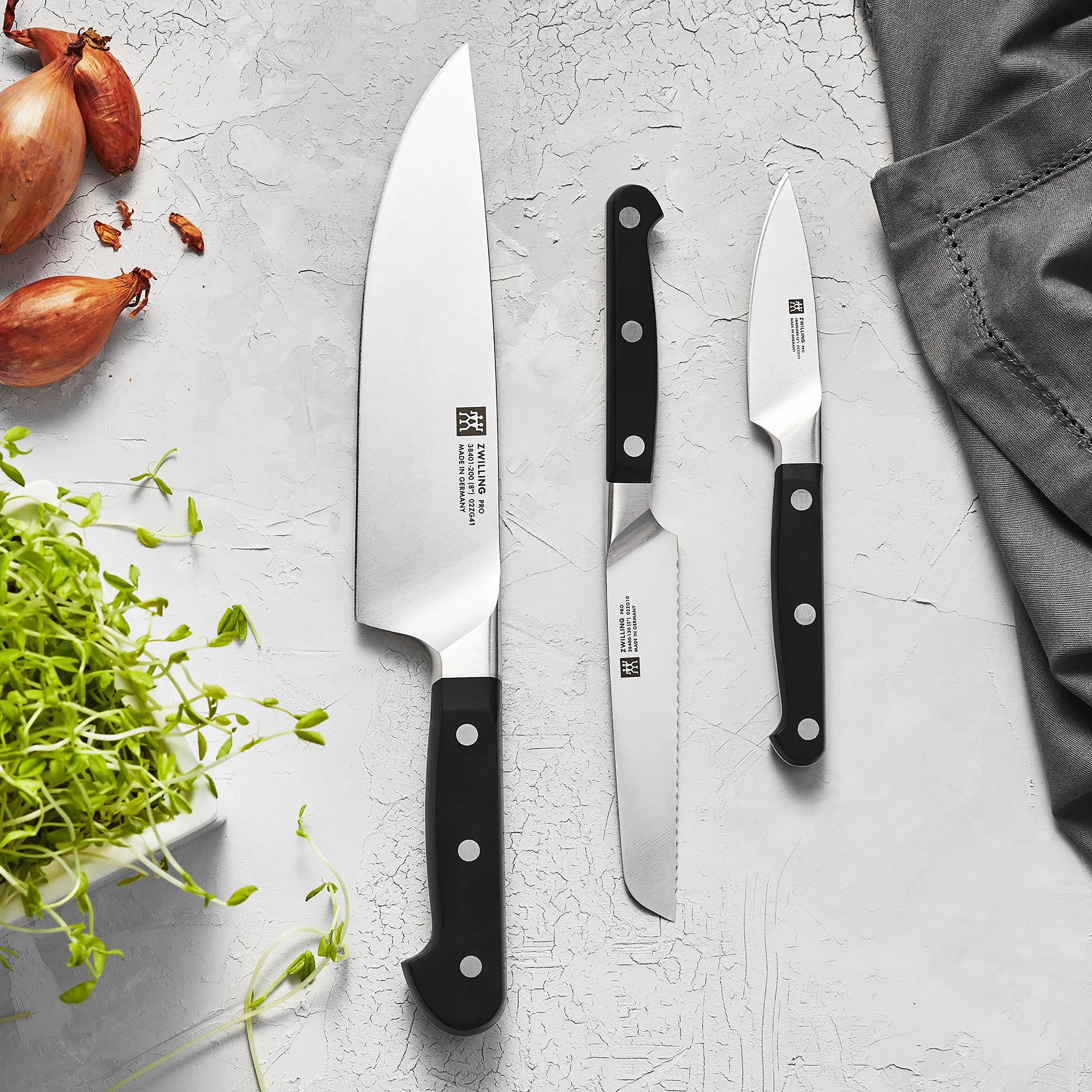 Zwilling Pro 9" Bread Knife with Z15 Serration